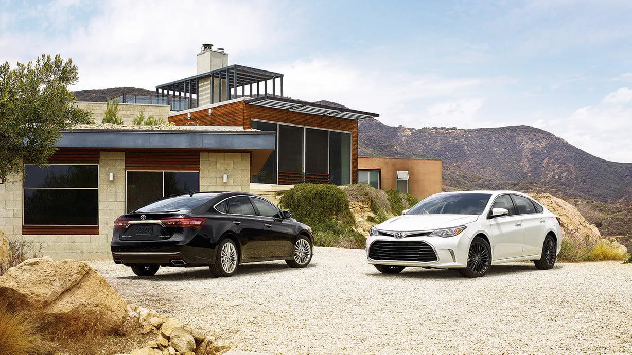 2016 Toyota Avalon near Tacoma at Doxon Toyota